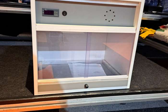 te koop couveuse voor kleindieren, vogels, overlevingskooi