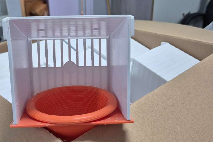 nid pour oiseaux  élevage d'oiseaux