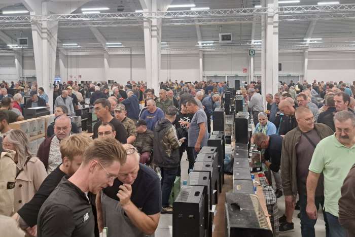 16 november grote internationale vogelbeurs putte ( belgie)