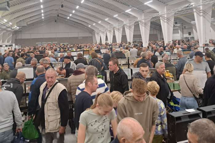 16 november grote internationale vogelbeurs putte ( belgie)