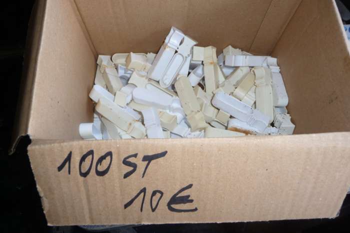 diverse vogelbenodigdheden wegens stop hobby