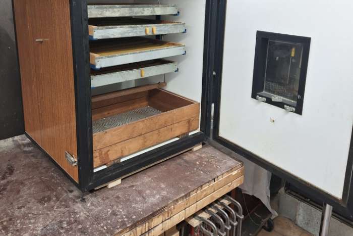 broedmachine met slaglatten