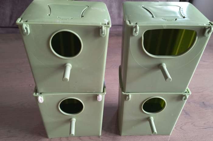 4 groene kunstof nestkasten