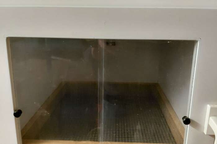 couveuse/warmte/opfokkast/zieknboeg/kooi.