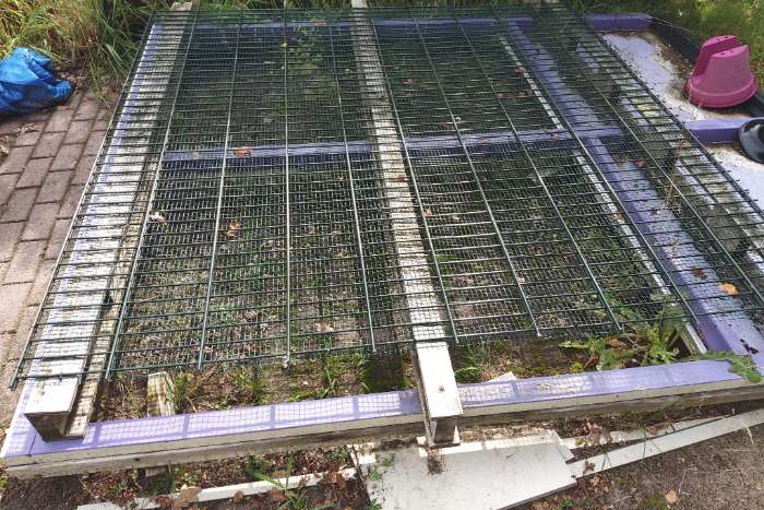 volière l =2000 x b =2000 x h= 1770 mm (