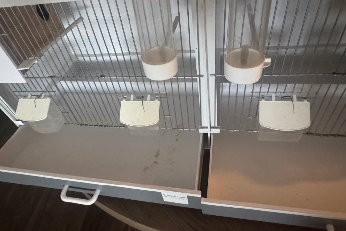 2 kunststof broedkooien bakker