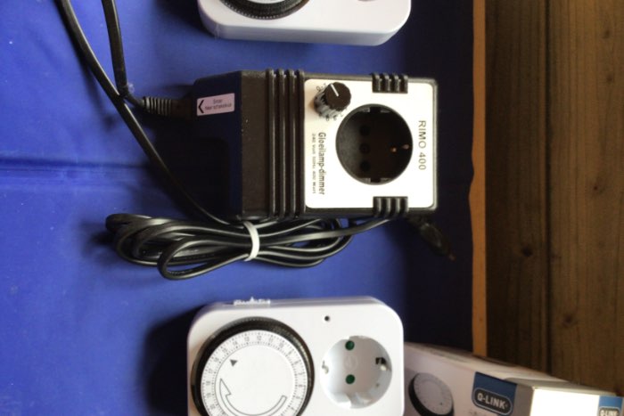 rimo 400 dimmer samen met 2 tijdklokken,nieuw staat.