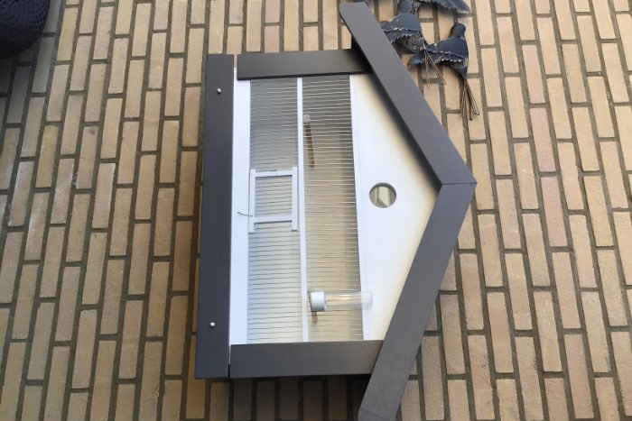 lijster,zangvogel kooi degelijk en geheel in nieuw staat.