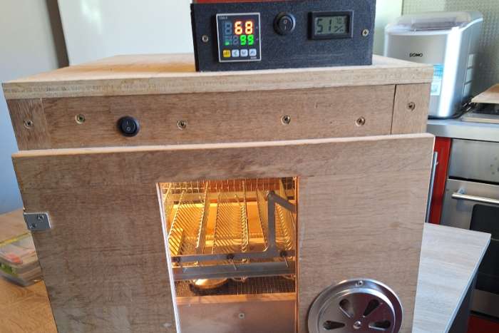 half automatische broedkast