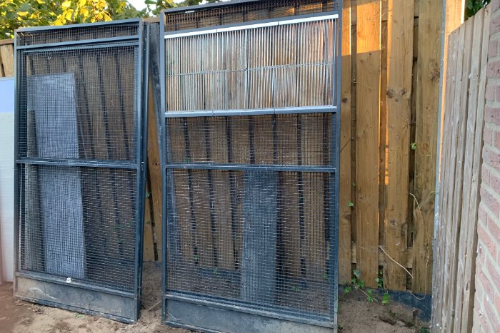 antraciet aluminium volière panelen