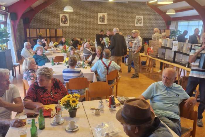 vogelruilbeurs vv de kolibri noordwijkerhout 13.00 - 14.30 uur