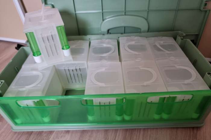 zgan 10  delige kunsstof vervoers koffer ! gereserveerd